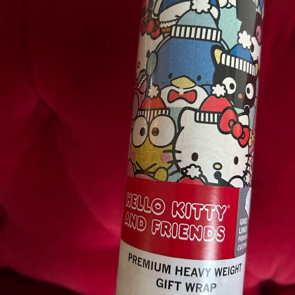 Sanrio & Friends Christmas Gift Wrap - Picture 4 of 6